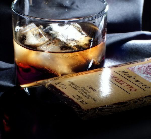 http://i952.photobucket.com/albums/ae5/myrtheshop3/kroeg/amaretto.jpg?t=1287758923
