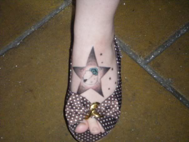 hello kitty tattoos with stars. Hello Kitty Tattoo