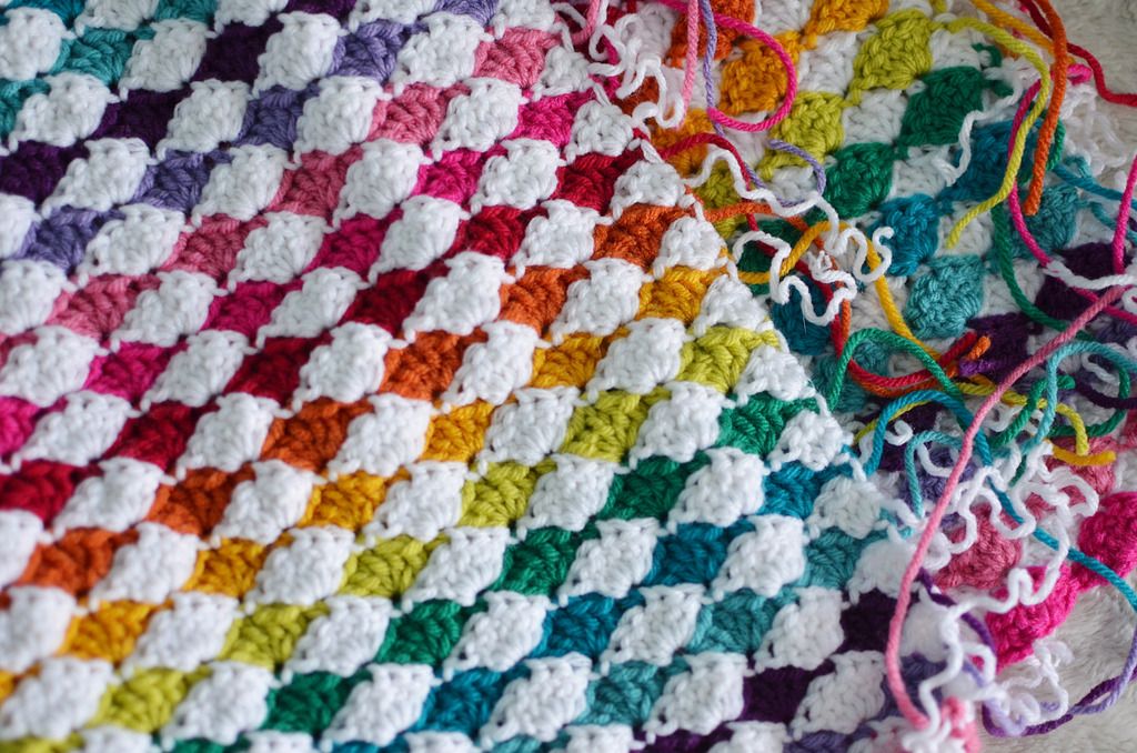  photo rainbow shell crochet blanket_zpsm1ntefpy.jpg